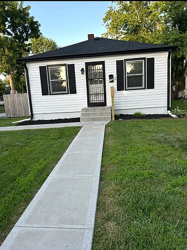 251 N Smart St Photo 1