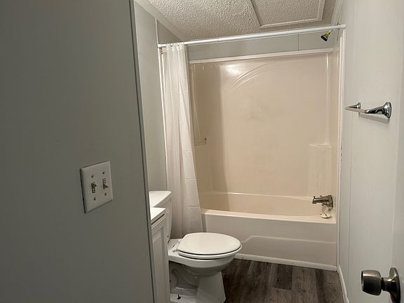 4th image of 3323 Iowa St #536