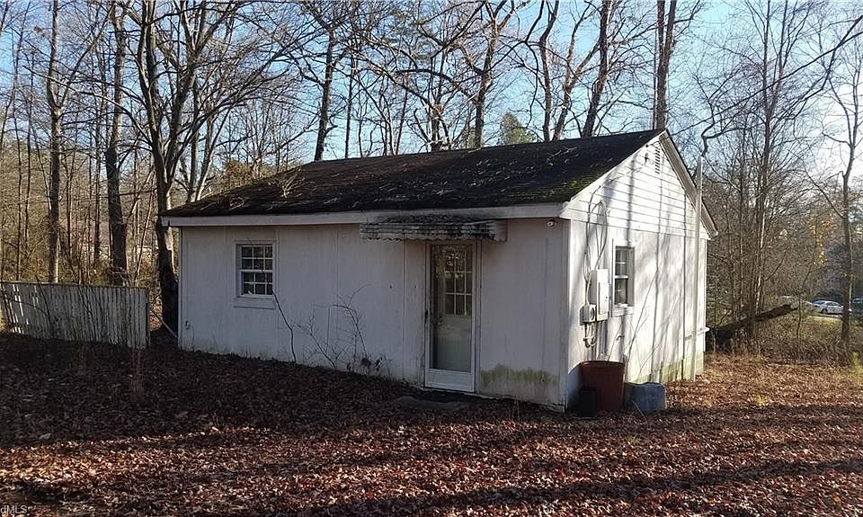 2nd image of 2204 Glenside Dr