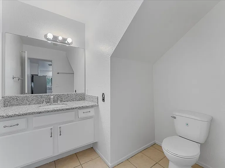 144 N Michigan Ave #6 — Photo 6