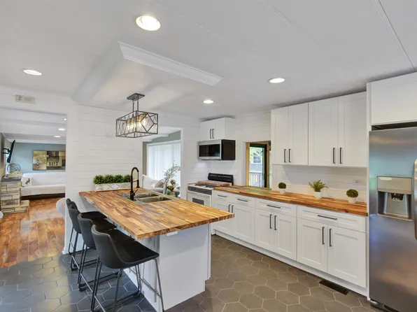 1879 Lakeview Drive, Friendship, WI 53934