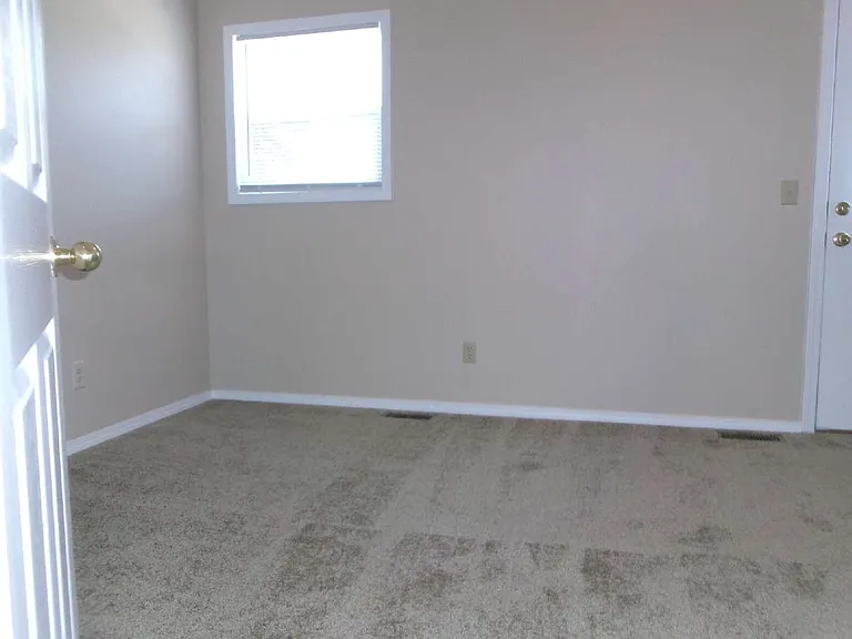 2429 E Monument St — Photo 31