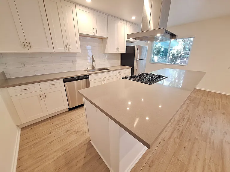 12625 Pacific Ave #3 — Photo 5