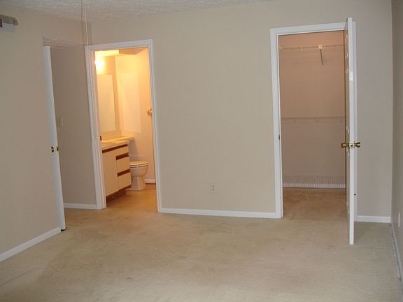 Master w.closet & bath