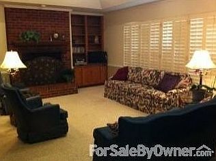 Great Room
						:
						Fireplace, built-in cabinet/shelves.