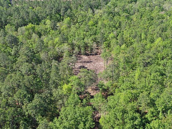 3rd image of 3 Brookwood Dr