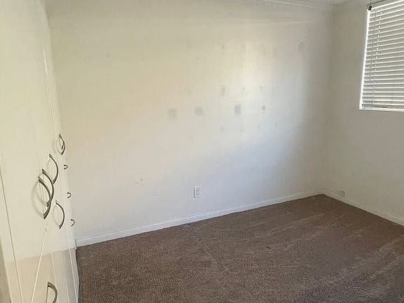 4th image of 4076 Illinois St APT 4
