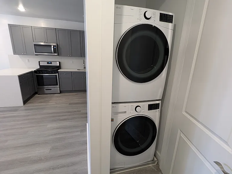273 Oak St #101 — Photo 4