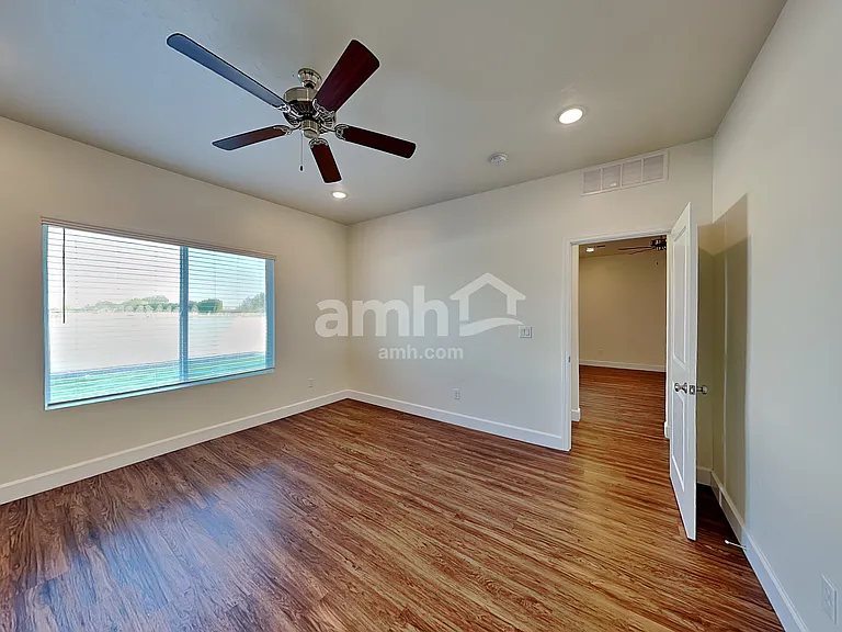 1829 N Montgomery Way — Photo 10