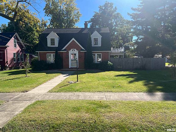 2nd image of 869 Edgehill Rd