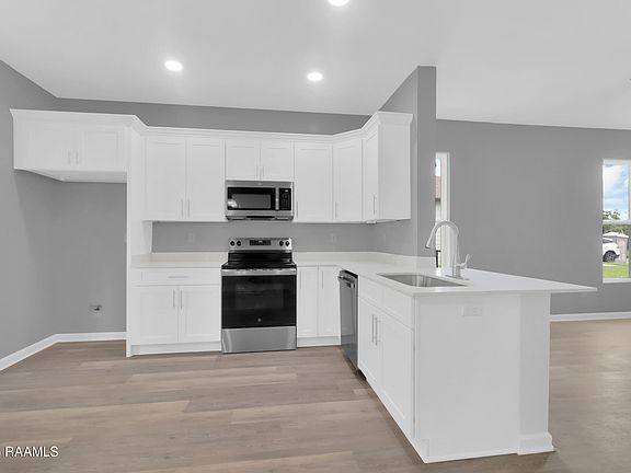 5th image of 111 Salt Dr