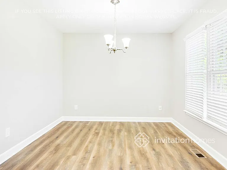 109 Woodsorrell Ct — Photo 11