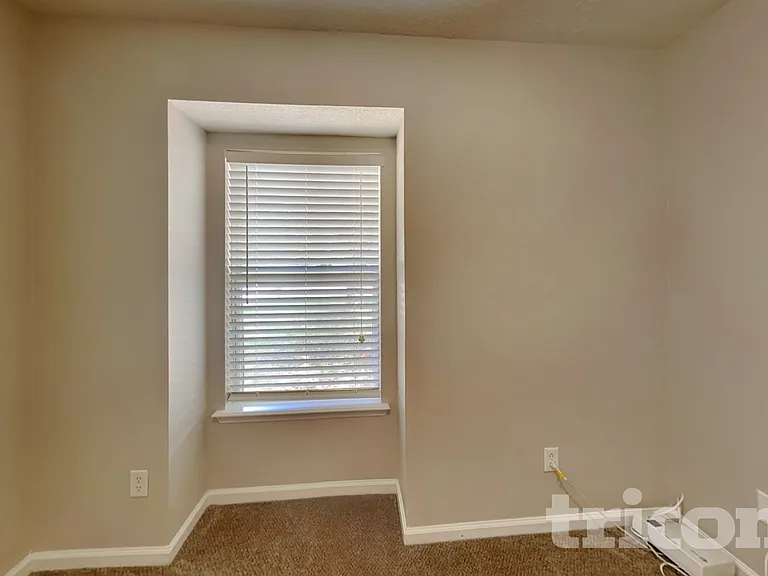 137 Brays Island Ln — Photo 12