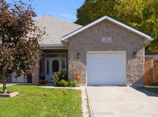 27 Victoria Ave, Gananoque, ON K7G2S4