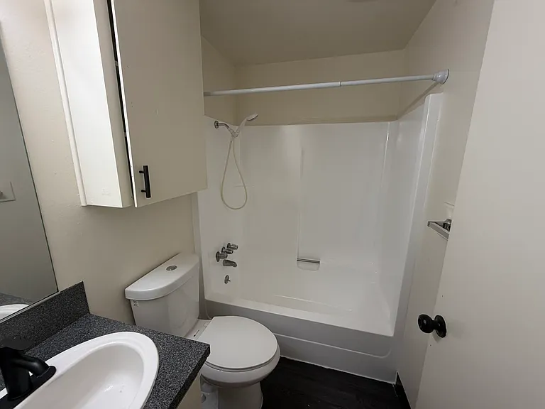 Forest Grove Apartments — Photo 12