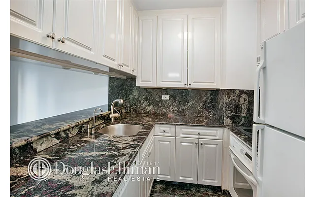Rented by Douglas Elliman | media 23