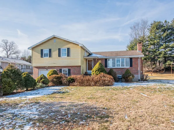 196 Ridge Crest Circle, Wethersfield, CT 06109