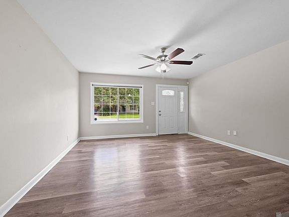 3rd image of 4092 Fleet Dr