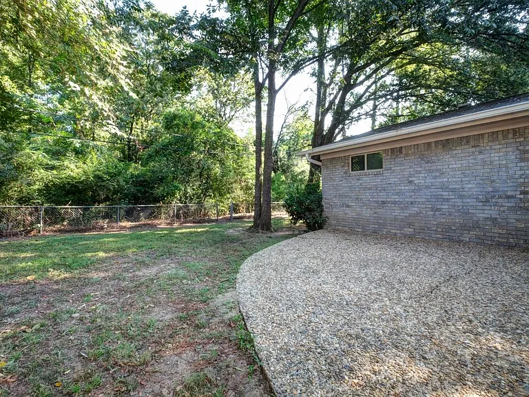 49 Warwick Rd — Photo 35