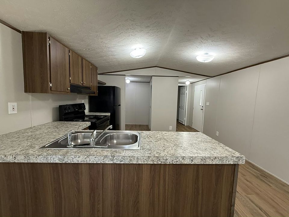 1st image of 7400 Glen Leaf Dr #132
