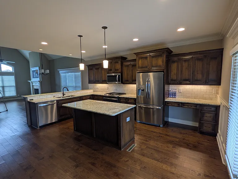 805 Ella Ln — Photo 4