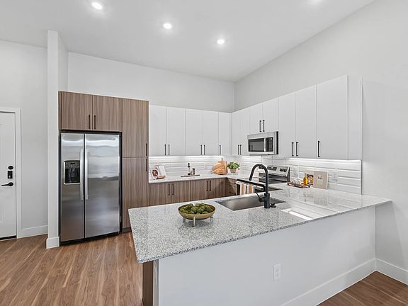 3rd image of 8119 Preston Rd #1