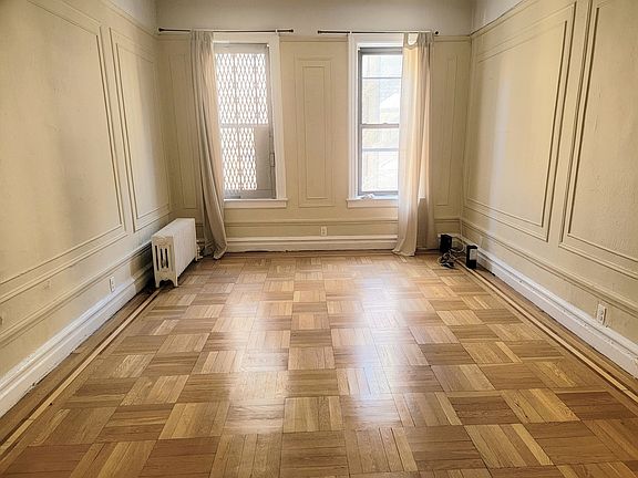 3rd image of 10 Bennett Ave #3C