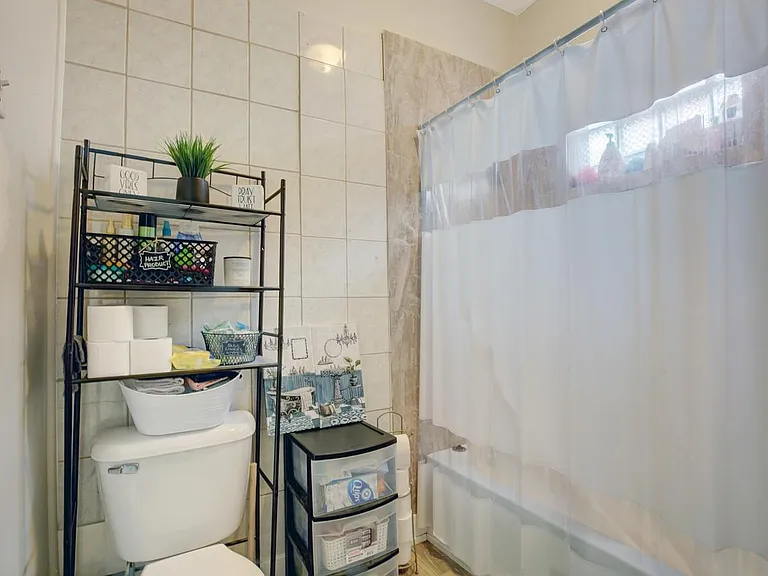 1929 N Fairfield Ave #2 — Photo 5