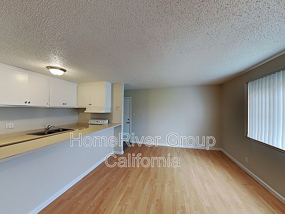 3rd image of 3669 Myrtle Ave #10