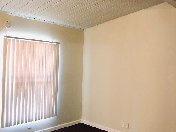4th image of 11909 Vanowen St APT 2