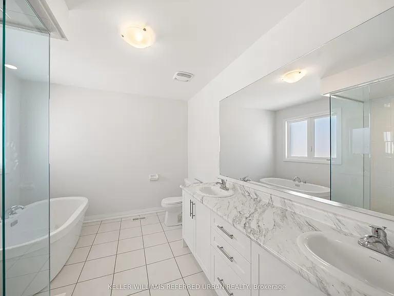 1466 Stovell Cres #MAIN UPPER — Photo 22