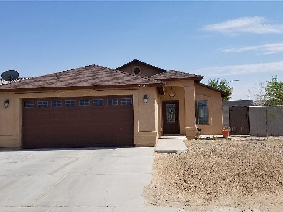 1st image of 2307 E Uribe St