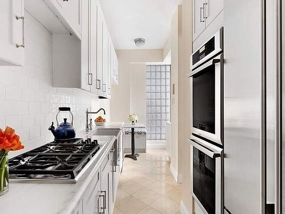 4th image of 60 E 88th St #3B