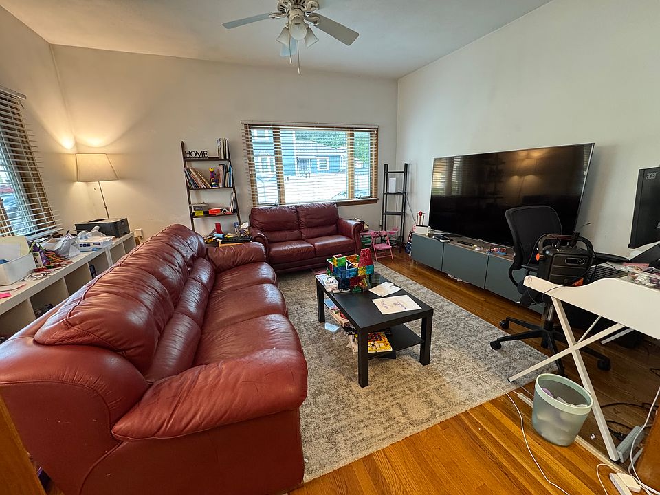 hardwood flooring in the livingroom