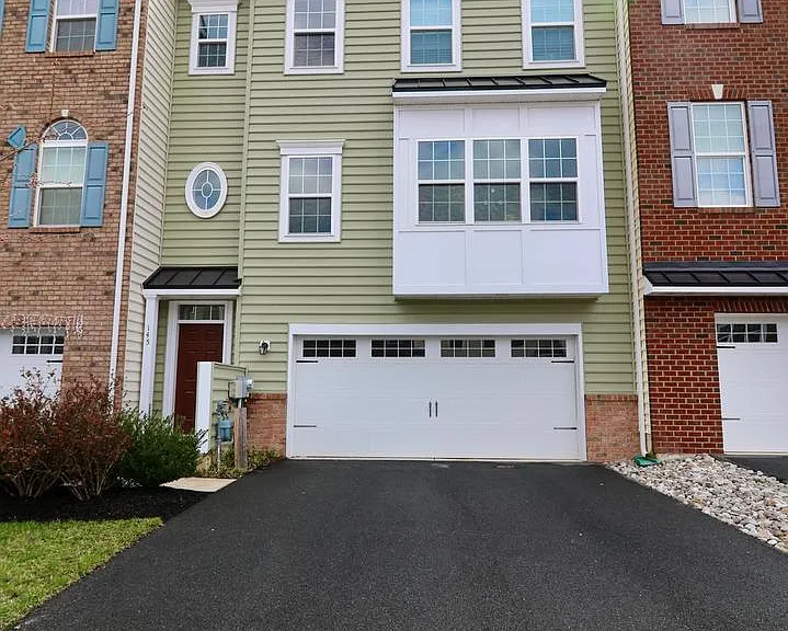 145 Time Cir — Photo 1