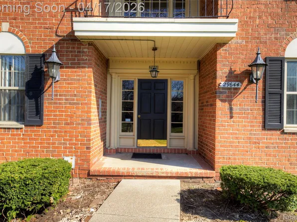 29644 Middlebelt Rd Unit 2502, Farmington, MI 48334