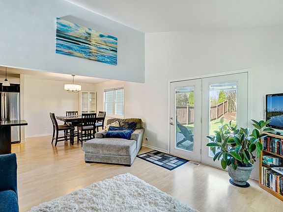 4th image of 309 Morningside Dr APT A