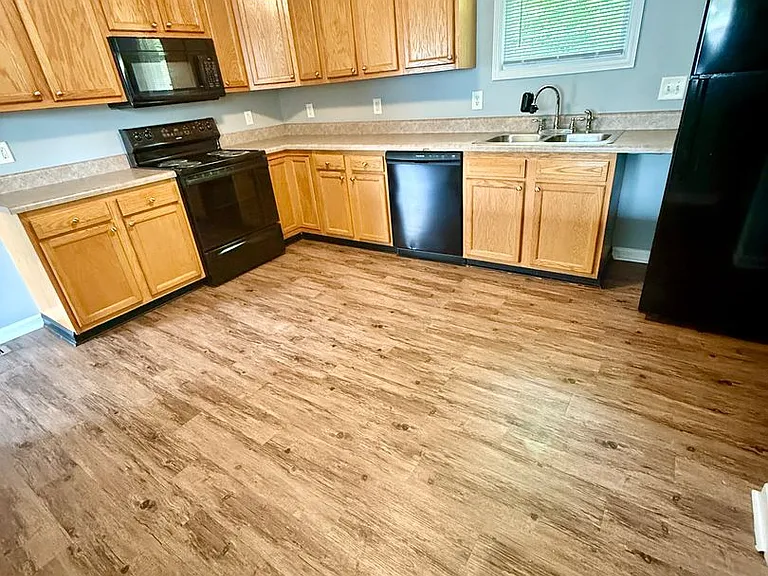 3303 Leslie Ct — Photo 7
