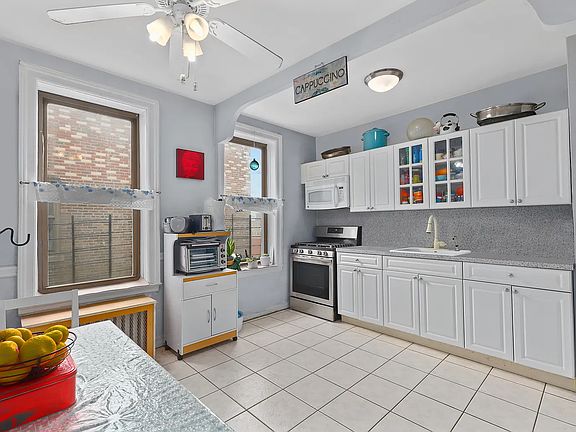 5th image of 2922 Barnes Ave APT 6F