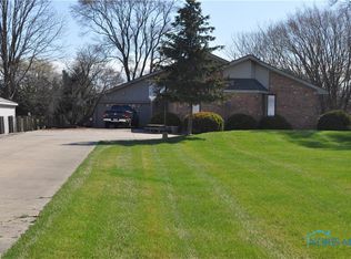 450 N Lallendorf Rd, Oregon, OH 43616