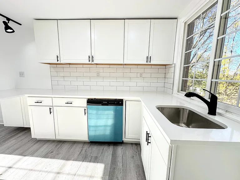 1607 Girard Ave — Photo 15