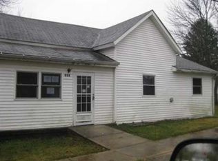 203 W Jackson St, Colfax, IN 46035
