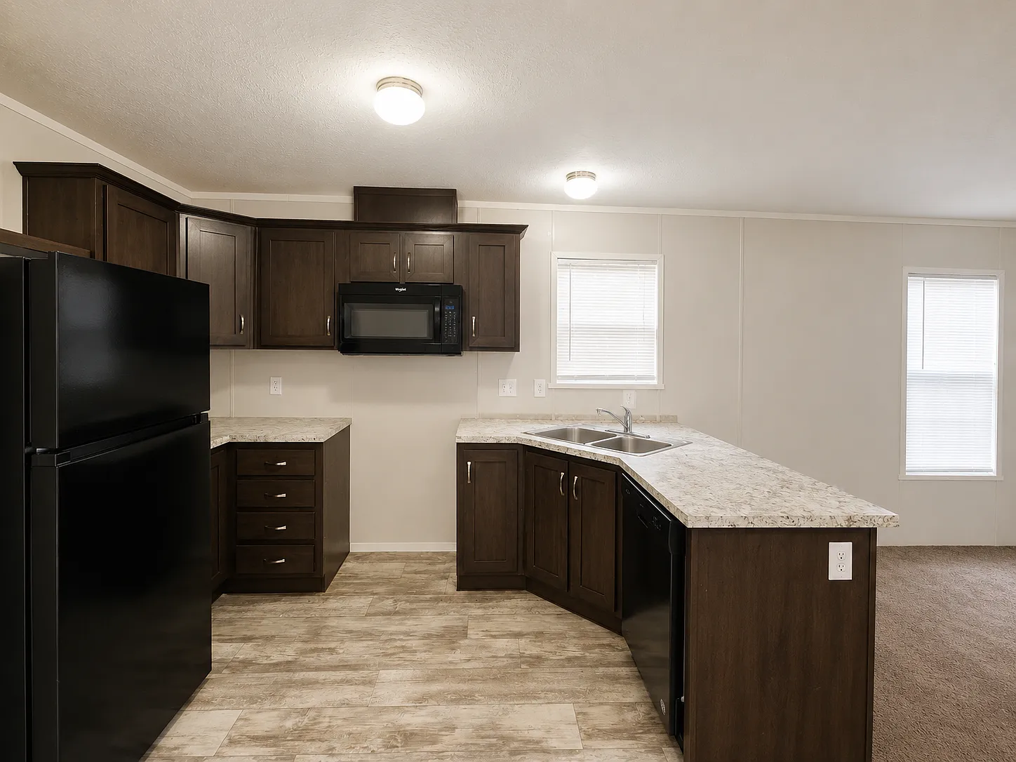3 bed, 980 sqft, $999 — Photo 4