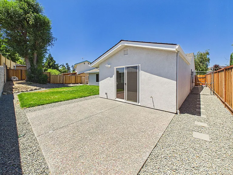 442 Fontanelle Dr — Photo 25