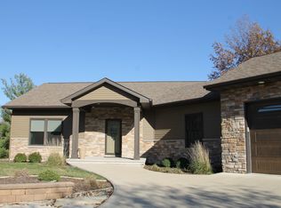 1182 Ginkgo Ave, Wellman, IA 52356