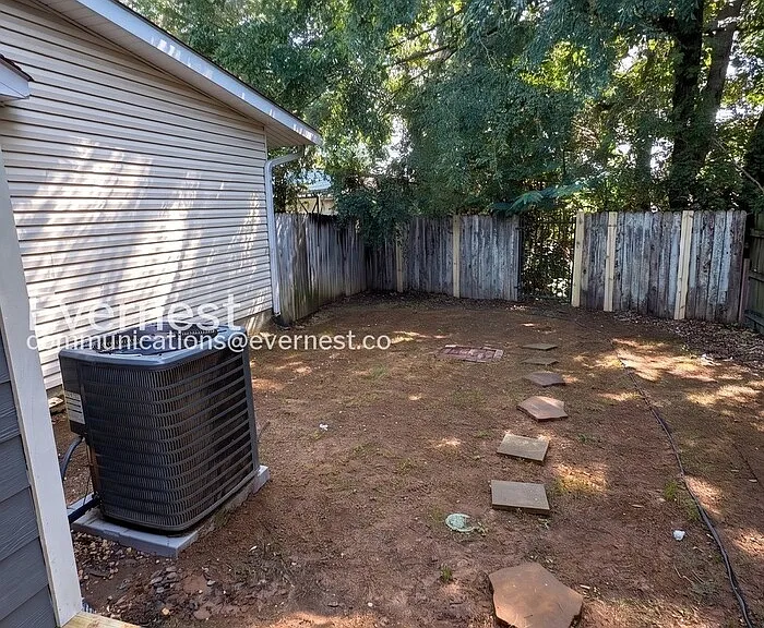 1592 King James Dr — Photo 31