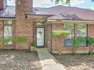 5910 Royal Club Dr, Arlington, TX 76017