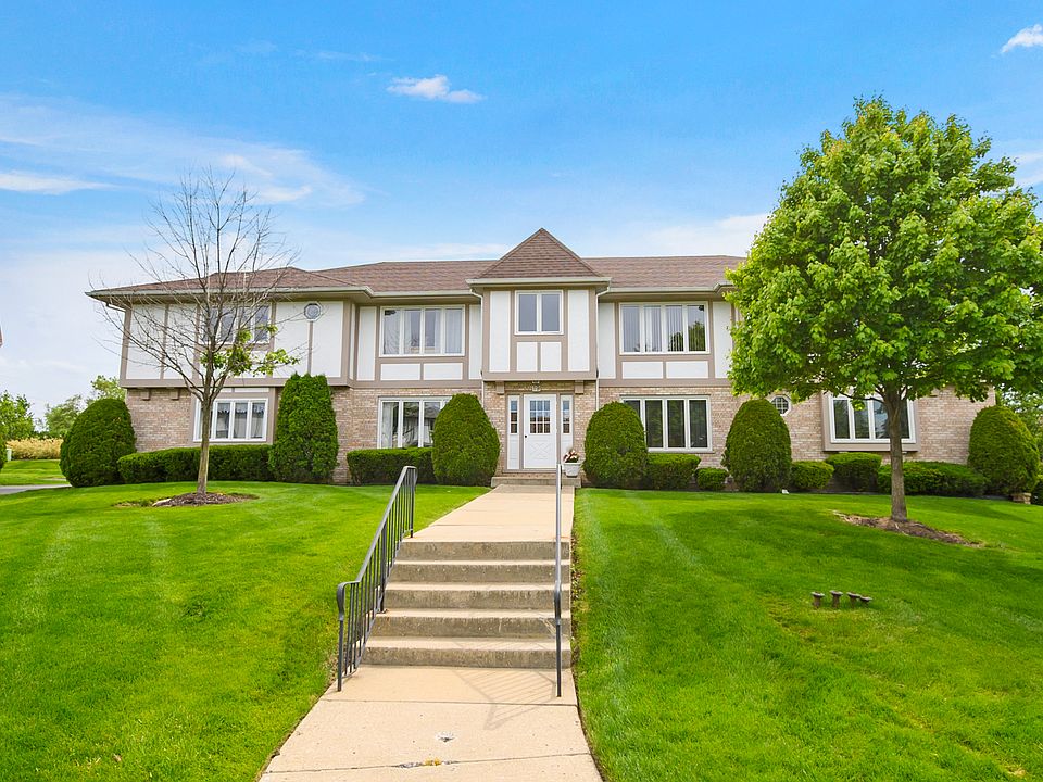 1st image of 19 Saint Moritz Dr Unit 201