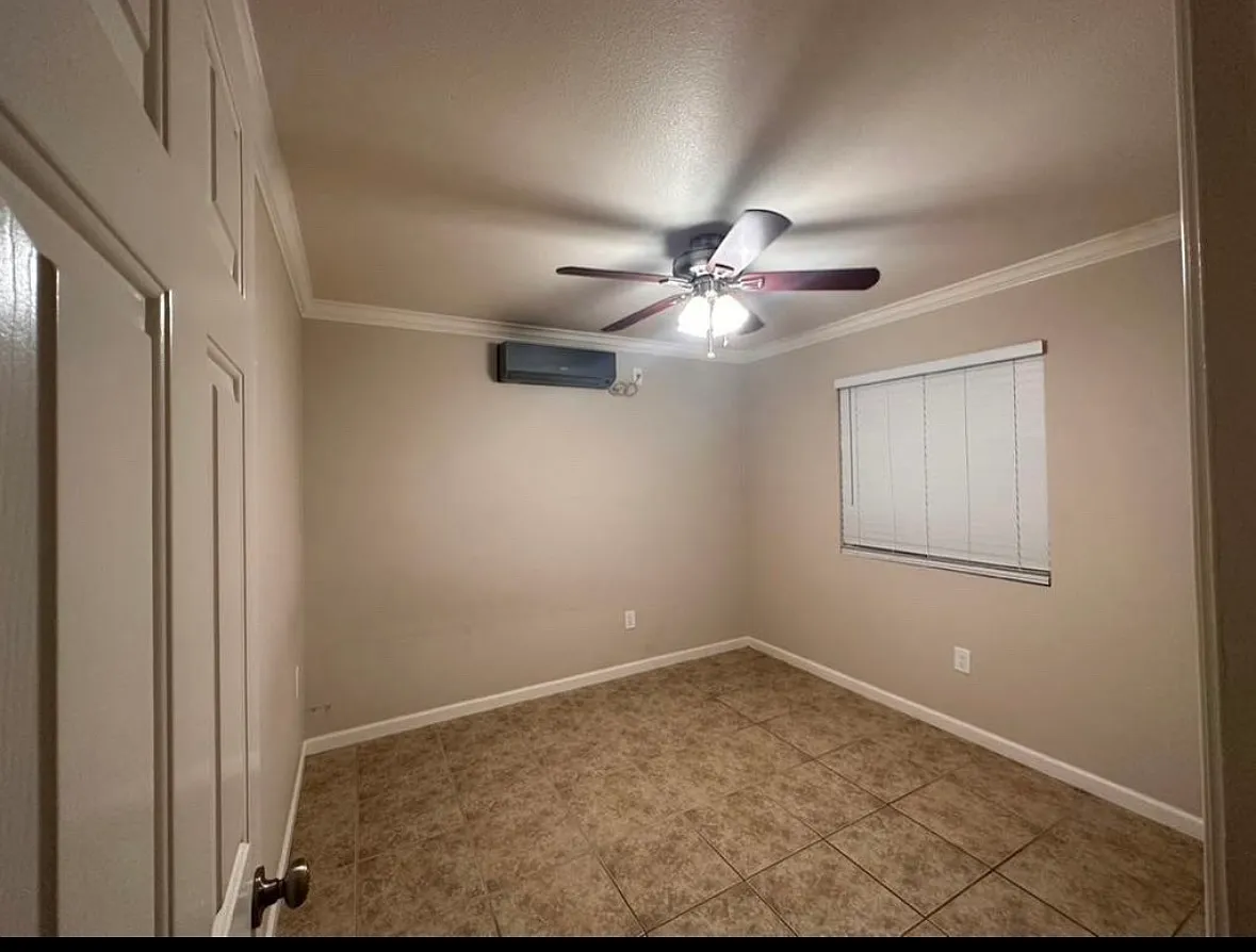 163 S Ash Ave — Photo 3