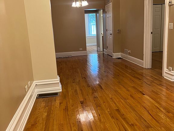 5th image of 854 N Elston Ave #1